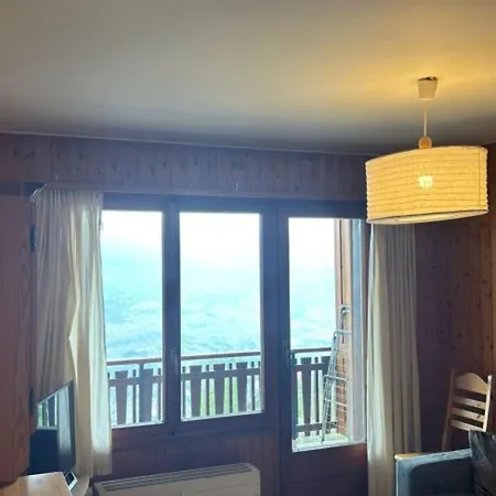 In With A Hilltop View Daire *