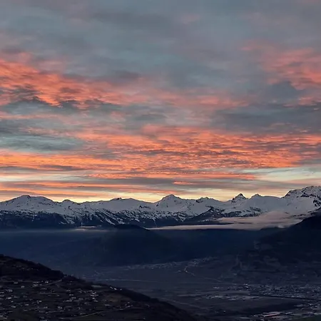 In With A Hilltop View * Veysonnaz
